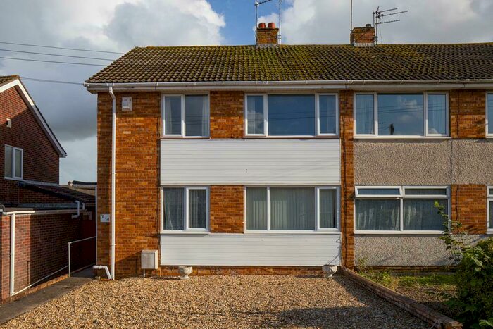 2 Bedroom Maisonette To Rent In Turner Close, Keynsham, Bristol, BS31