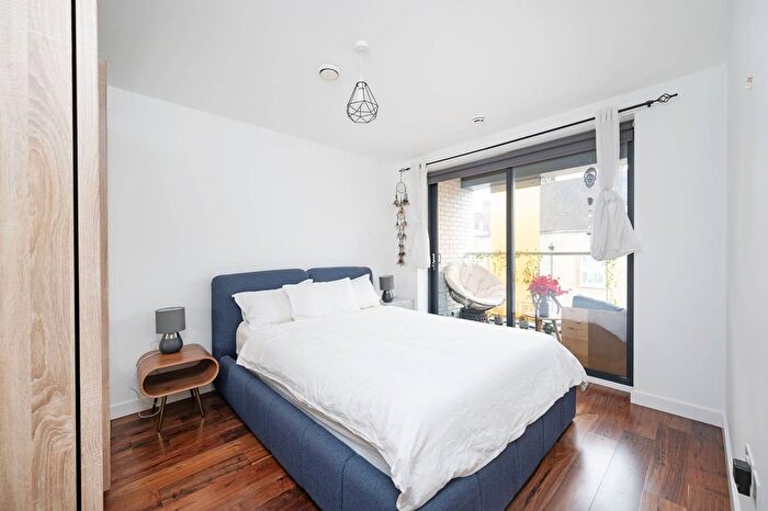 1 Bedroom Flat To Rent In Sloane Apartments, Aldgate, London, E1