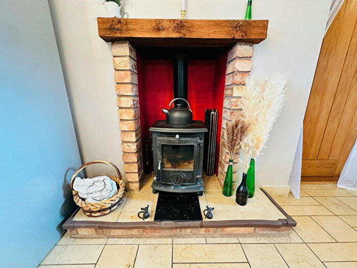 4 Bedroom Detached House For Sale In Brick Kiln Lane, Gornal Wood, DY3