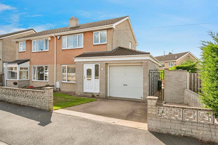 3 Bedroom Semi-Detached House For Sale In Belvoir Avenue, Barnburgh, Doncaster, DN5