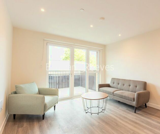 1 Bedroom Flat To Rent In Rosebay House, Frank Searle Passage, E15