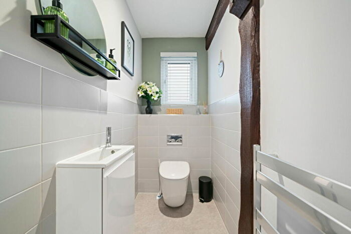5 Bedroom Detached House For Sale In Heritage Park, Hatch Warren, RG22