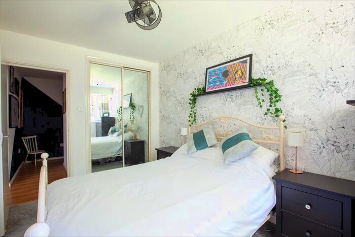 1 Bedroom Flat For Sale In Chetwood Road, Crawley, RH11