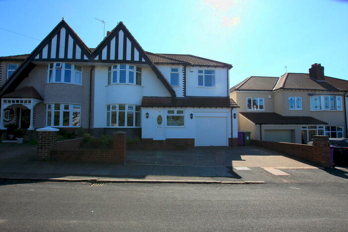4 Bedroom Semi-Detached House To Rent In The Vineries, Woolton, Liverpool, L25