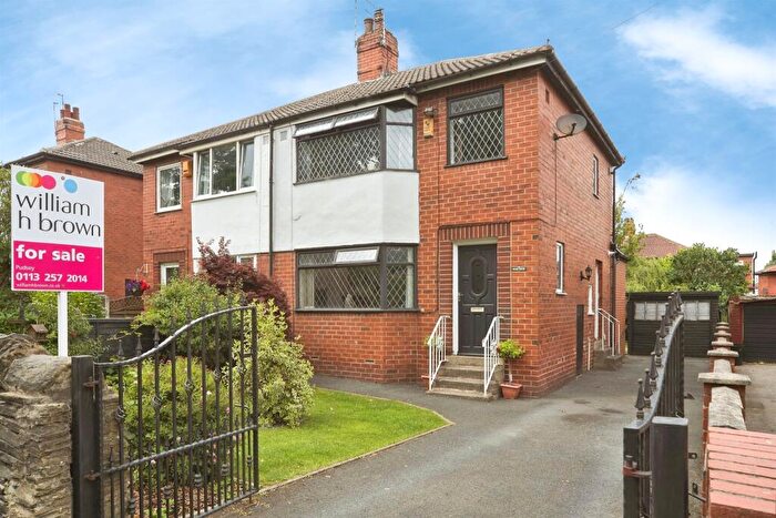 3 Bedroom Semi-Detached House For Sale In Lane End, Pudsey, LS28