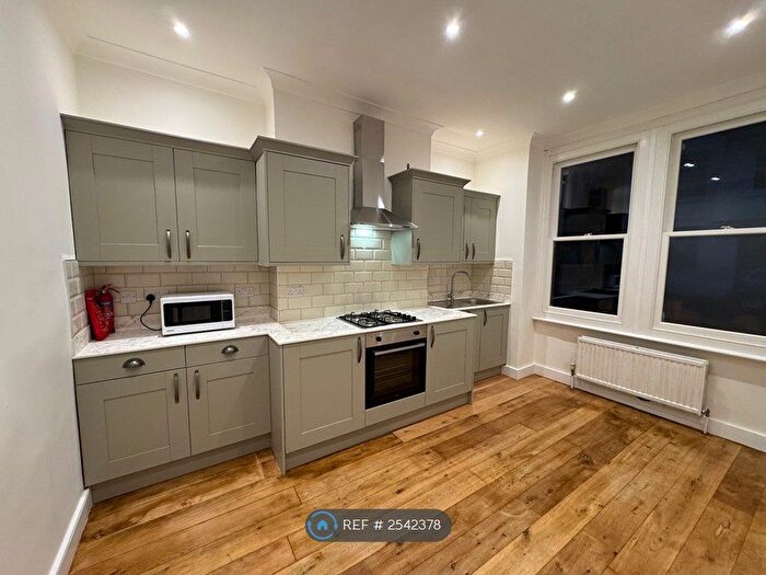4 Bedroom Terraced House To Rent In Thorpebank Road, London, W12