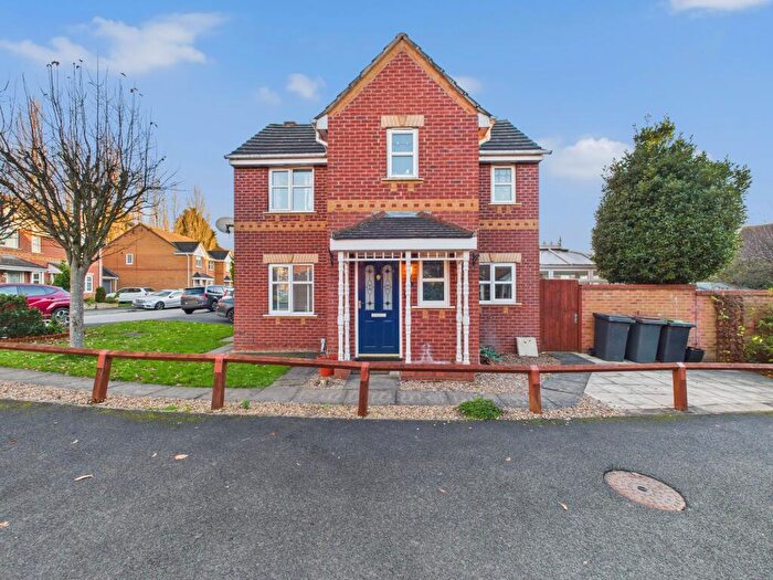 3 Bedroom Link Detached House For Sale In Penshurst Way, Nuneaton, Warwickshire, CV11