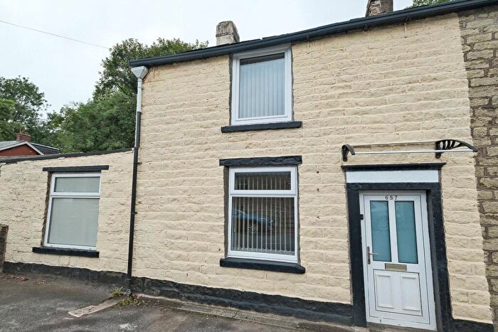 2 Bedroom End Of Terrace House To Rent In Manchester Road, Rising Bridge, Lancashire, BB5