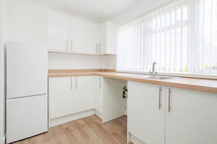 1 Bedroom Flat To Rent In Hambleton Hill, Crawley, West Sussex., RH11