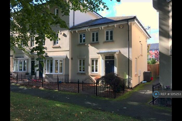 2 Bedroom End Of Terrace House To Rent In Beaurevoir Way, Warwick, CV34