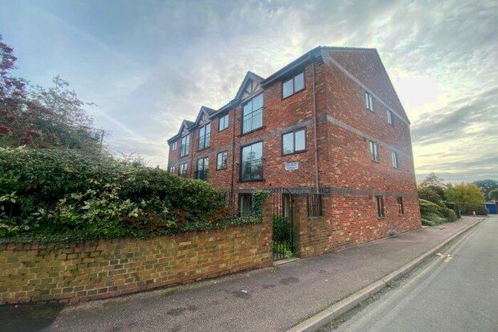2 Bedroom Flat To Rent In Rectory Park Court, Sutton Coldfield, B75