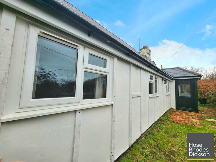 3 Bedroom Bungalow To Rent In Kingston Road, Kingston, PO38