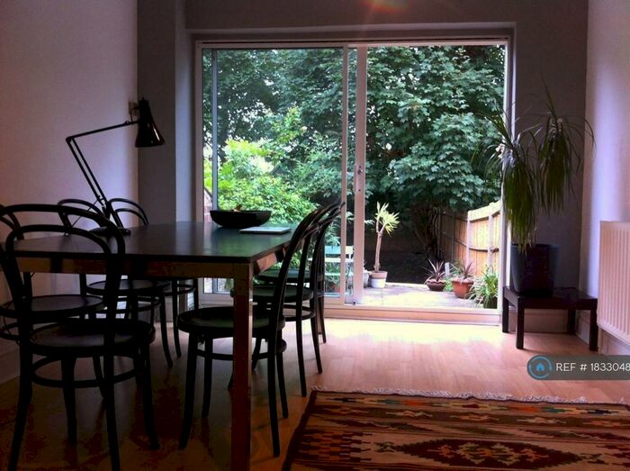 1 Bedroom Flat To Rent In Pepys Road, London, SE14