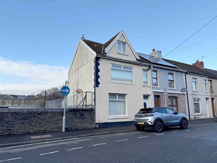 3 Bedroom Semi-Detached House For Sale In Brighton Road, Gorseinon, Swansea, SA4