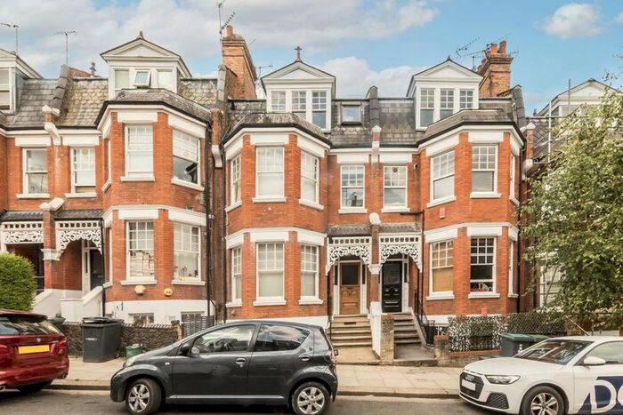 2 Bedroom Flat To Rent In Milton Road, London, N6