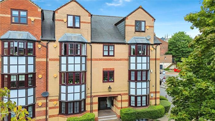 1 Bedroom Apartment For Sale In Maltings Place, Reading, Berkshire, RG1