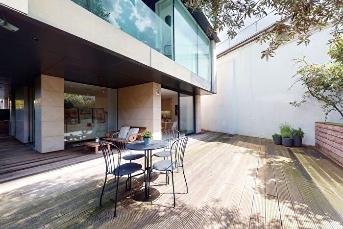 2 Bedroom Flat To Rent In Oval Road, London, NW1