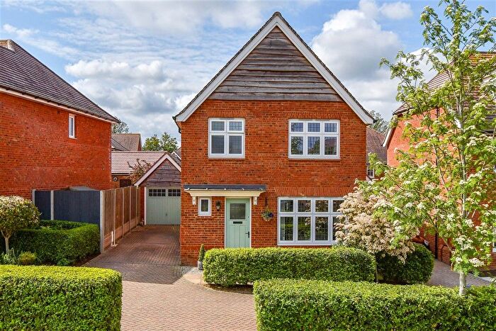 3 Bedroom Detached House For Sale In Admiral Way, Marden, Kent, TN12
