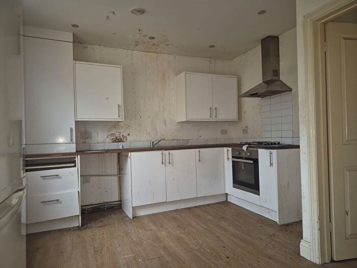 3 Bedroom Terraced House For Sale In , Victoria Road, Margate, Kent, CT9 - Photo 2