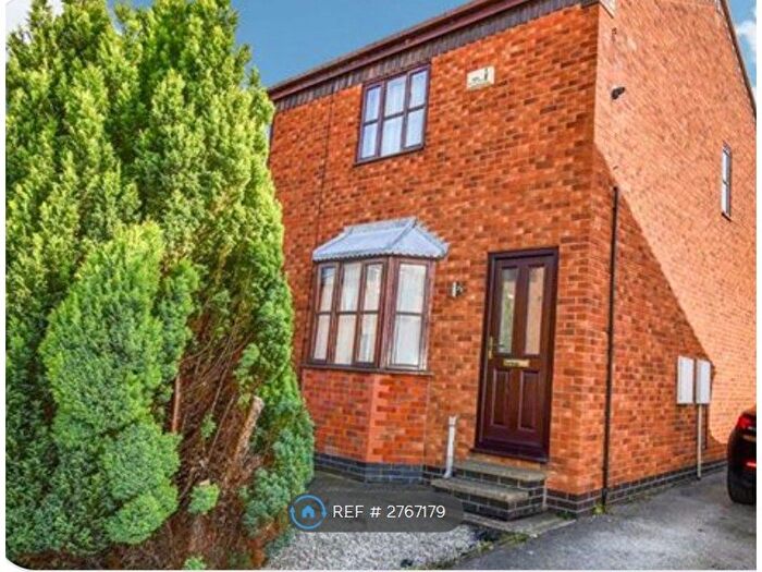 2 Bedroom Semi-Detached House To Rent In Beech Close, Hull, HU12