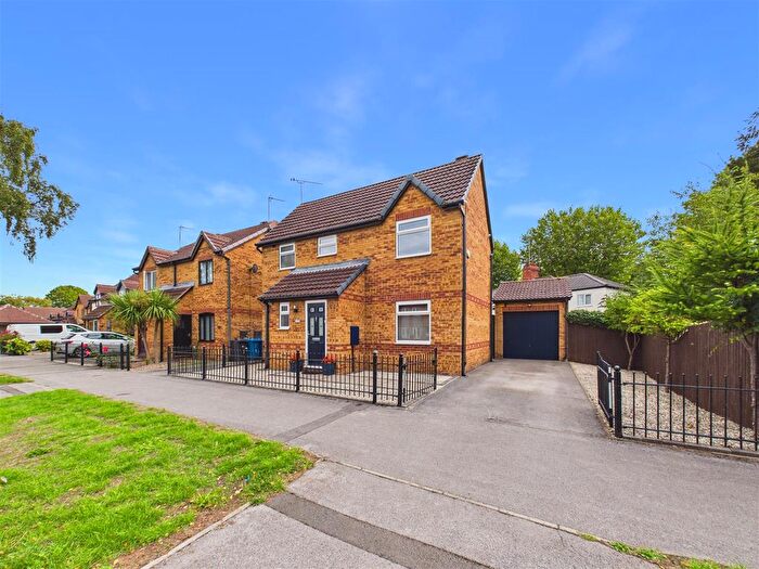 3 Bedroom Detached House For Sale In Council Avenue, Hull, HU4