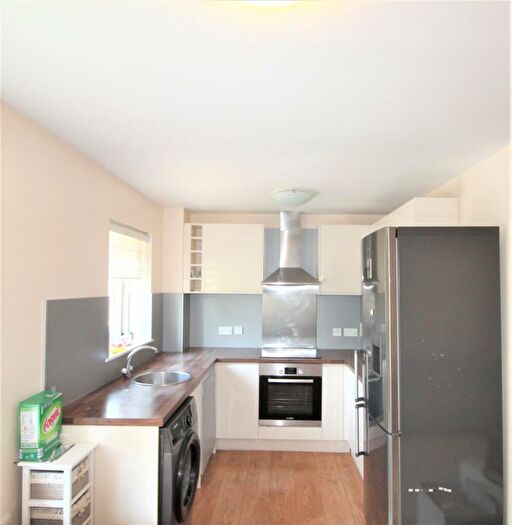 2 Bedroom Flat To Rent In Culpepper Close, Edmonton, N18