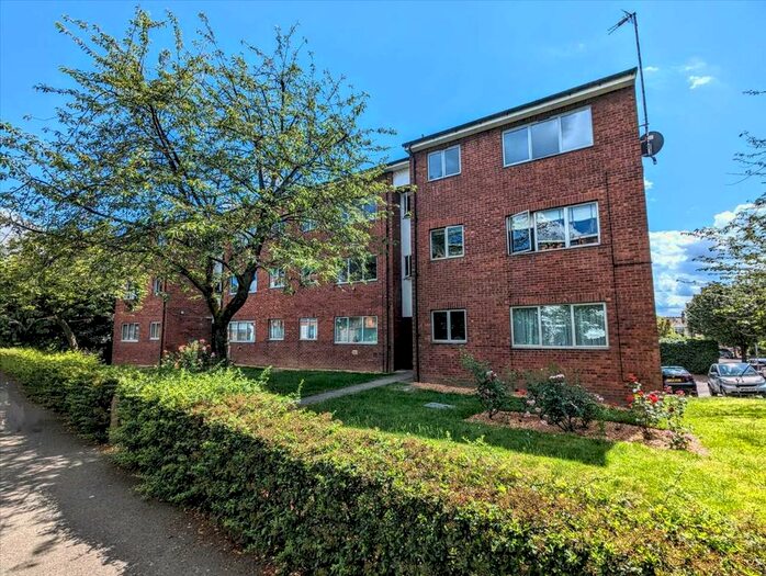 1 Bedroom Flat To Rent In Ash Court, Worple Road, London, SW19