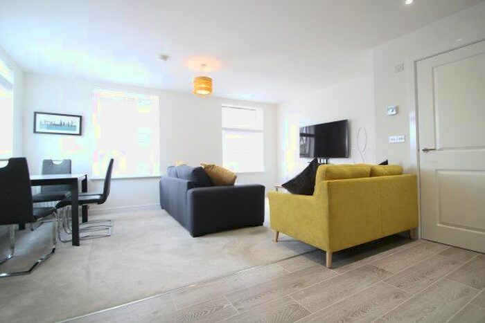 2 Bedroom Flat To Rent In Dalmeny Gate, Glasgow, G5