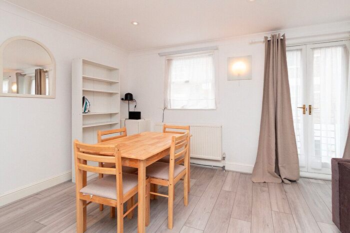 3 Bedroom Maisonette To Rent In Brook Mews North, Paddington, W2