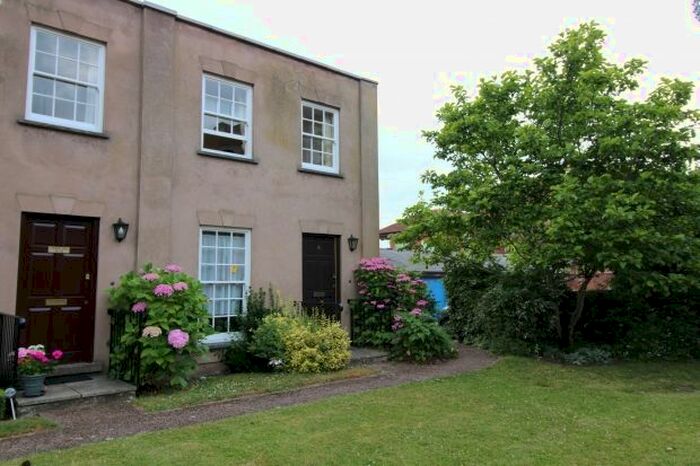 2 Bedroom Cottage To Rent In Priors Walk, Priory Avenue, Taunton, TA1