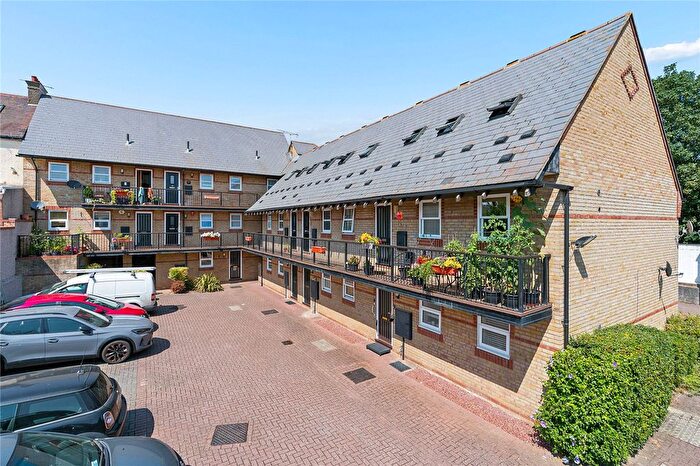 1 Bedroom Flat For Sale In Sun Lane, Gravesend, Kent, DA12