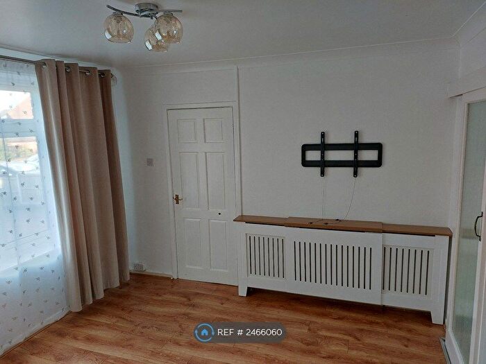 3 Bedroom Semi-Detached House To Rent In Windermere Avenue, Binley, Coventry, CV3