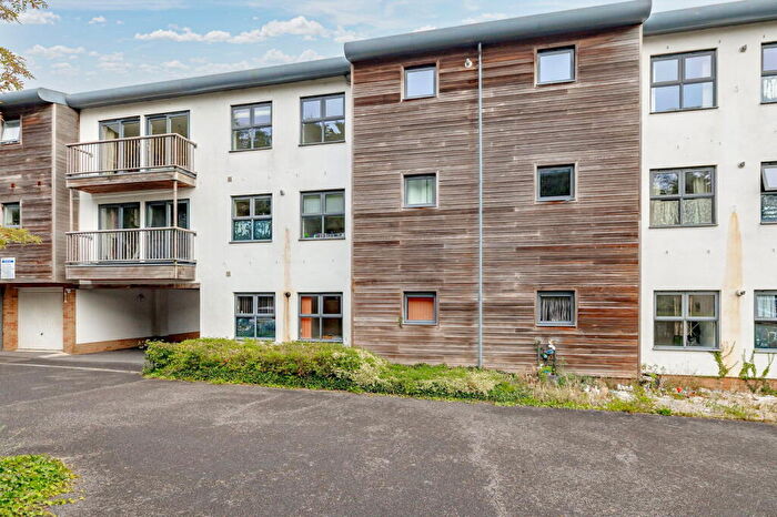 2 Bedroom Flat For Sale In Endeavour Court, Plymouth, Devon, PL1