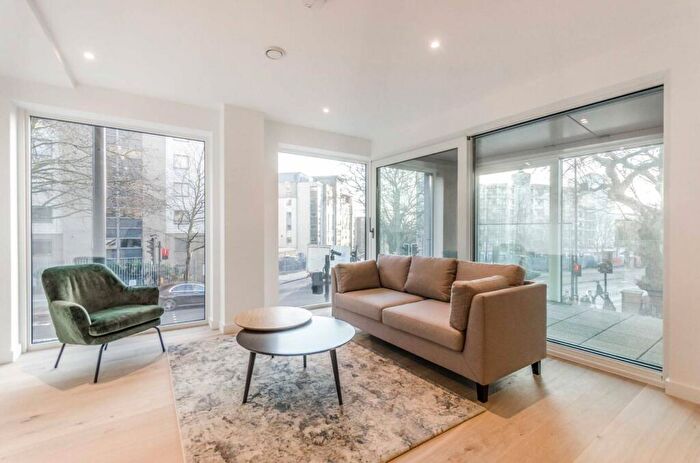 2 Bedroom Flat To Rent In Fitzgerald Court, King's Cross, London, N1