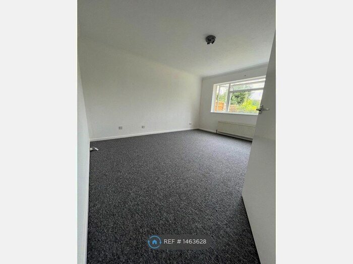 2 Bedroom Maisonette To Rent In Meon Crescent, Chandlers Ford, SO53