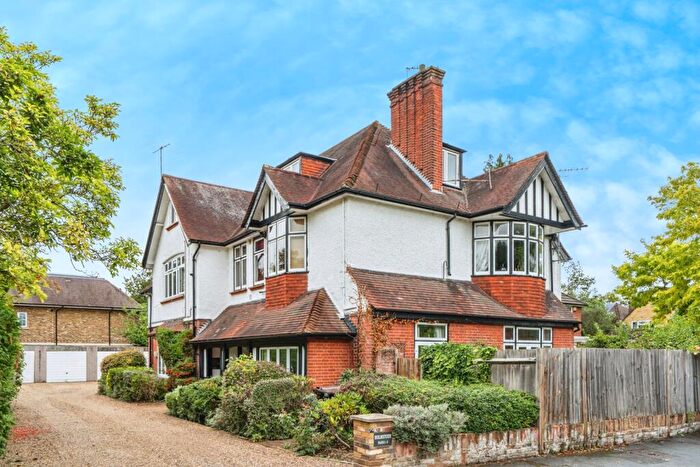 2 Bedroom Flat For Sale In Holm Close, Woodham, Addlestone, Surrey, KT15