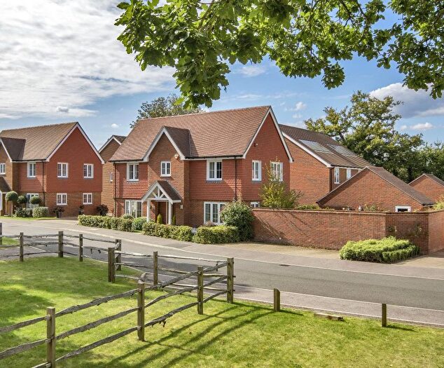 4 Bedroom Detached House For Sale In Birchfield Grove, Hawkhurst, Kent, TN18