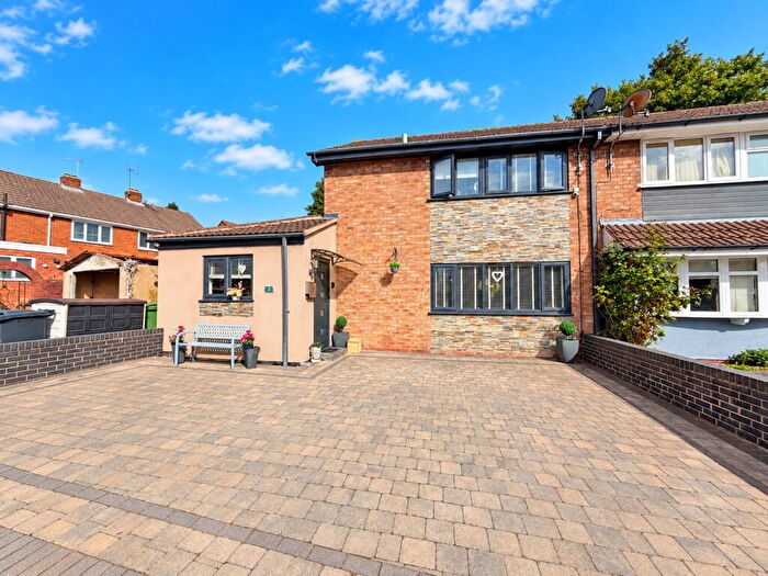 3 Bedroom Semi-Detached House For Sale In Thames Close, Pensnett, Brierley Hill, DY5