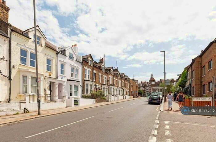 4 Bedroom Maisonette To Rent In Plough Road, London, SW11