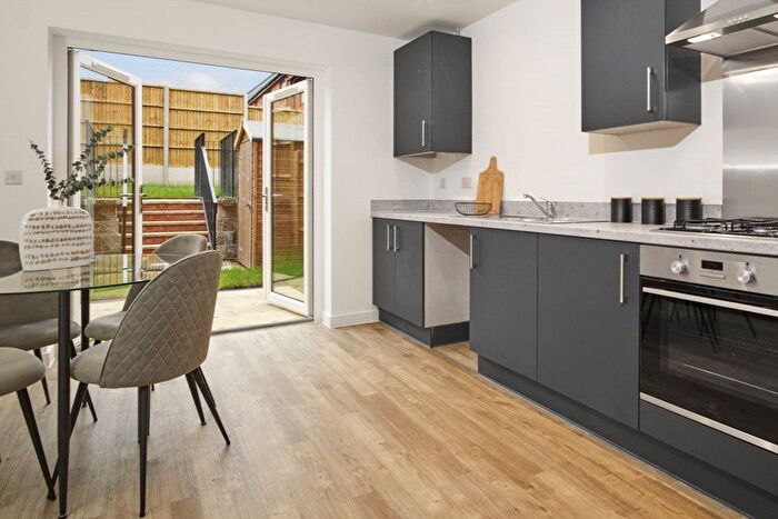 3 Bedroom End Terrace House For Sale In Spey Road, Tilehurst, Reading, RG30