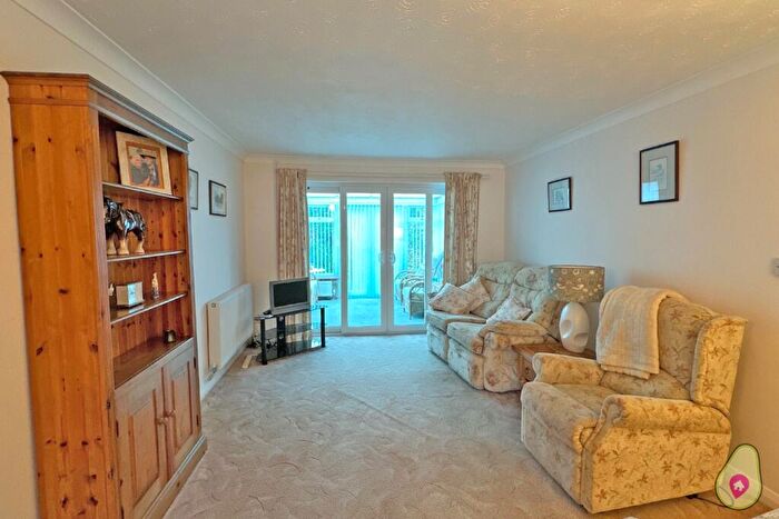 2 Bedroom Bungalow For Sale In King's Meadow, Bicester, OX26