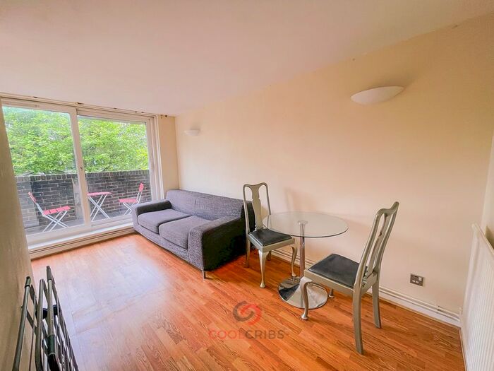 3 Bedroom Flat To Rent In Burlington Close, London, W9
