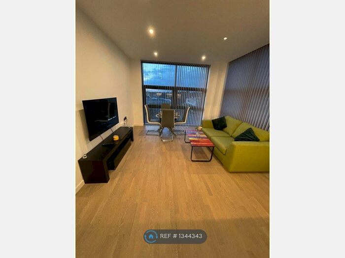 1 Bedroom Flat To Rent In Medina House, Milton Keynes, MK9