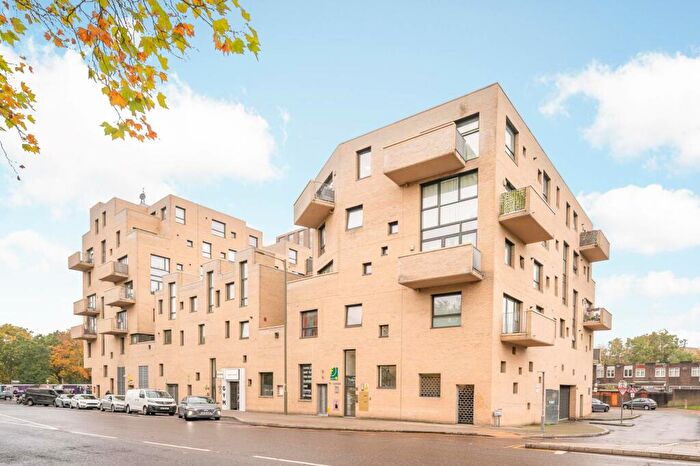 2 Bedroom Flat To Rent In Grahame Park Way, Colindale, London, NW9