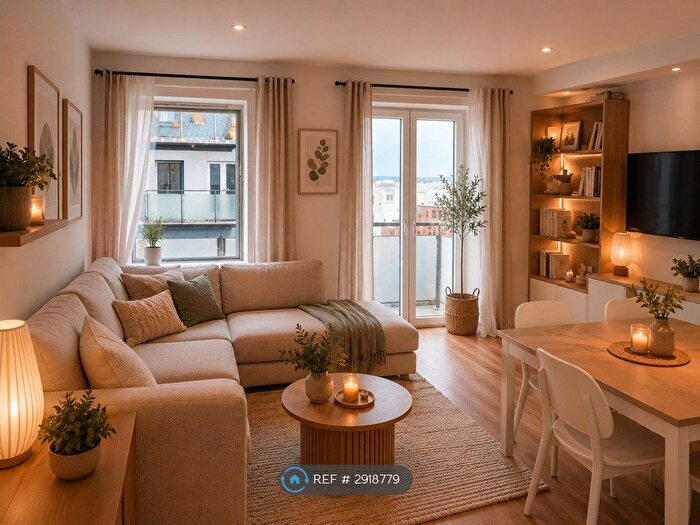 2 Bedroom Flat To Rent In Halyards Court, Romford, RM1