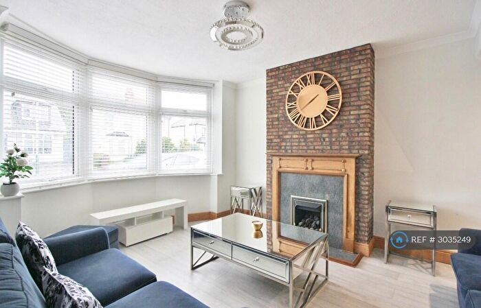 3 Bedroom Terraced House To Rent In Brentwood Road, Romford, RM2