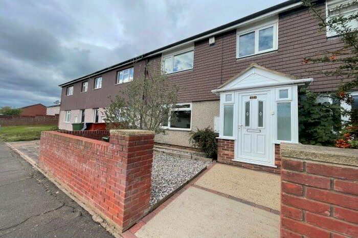 3 Bedroom Property To Rent In Glenmere, Basildon, SS16