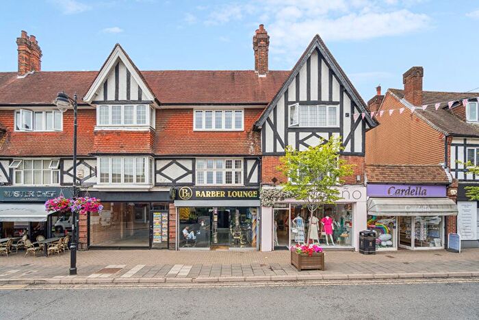 2 Bedroom Flat For Sale In Sycamore Avenue, Amersham, HP6