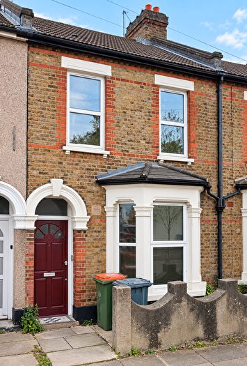2 Bedroom Flat To Rent In Knox Road, Forest Gate, E7