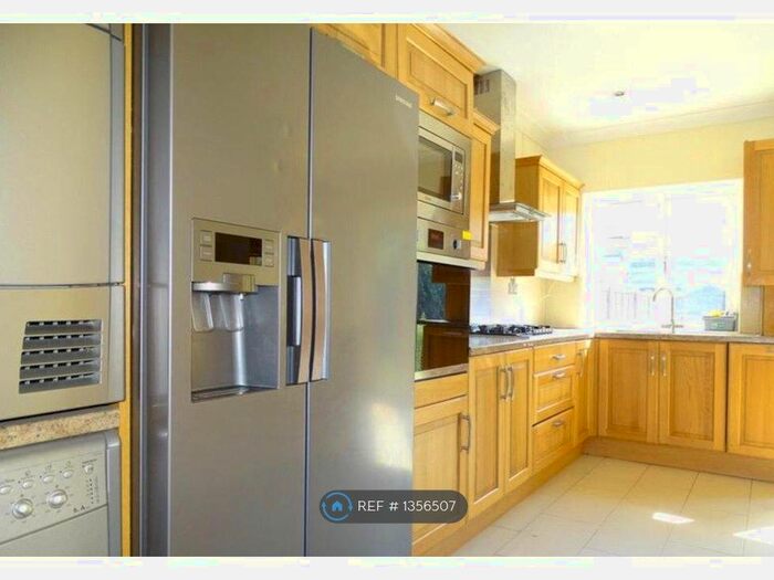 4 Bedroom Terraced House To Rent In Syon Park Gardens, Isleworth, TW7